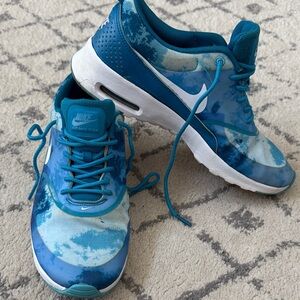 Nike Air Max Thea Teal and White Sneakers 8.5